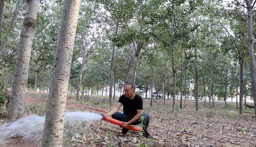 溫縣自然資源局 為林木補(bǔ)水 解渴 打響護(hù)綠保衛(wèi)戰(zhàn)